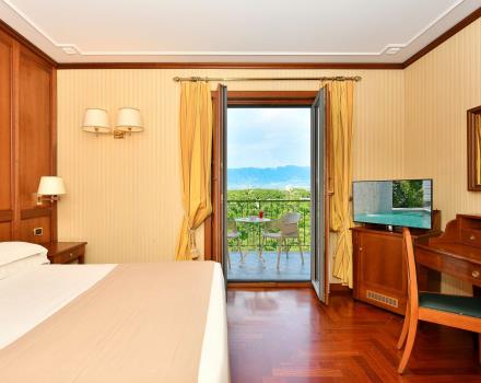 Per il tuo prossimo viaggio a Napoli, scegli il comfort unico delle camere Standard di Hotel Ferrari, 4 stelle a Nola. Scopri dettagli e servizi!